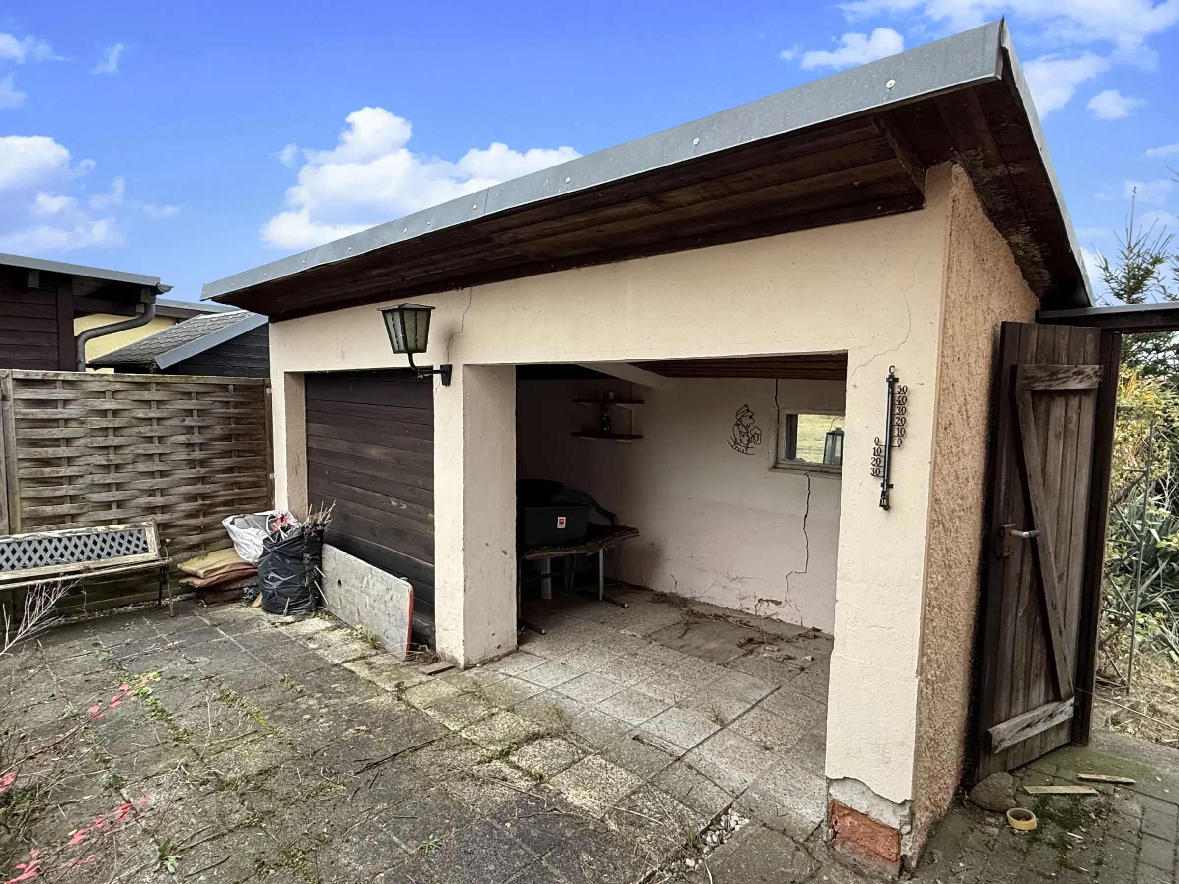Villa met 3 wooneenheden en garages op 786 m² perceel in Waldheim - Duitsland