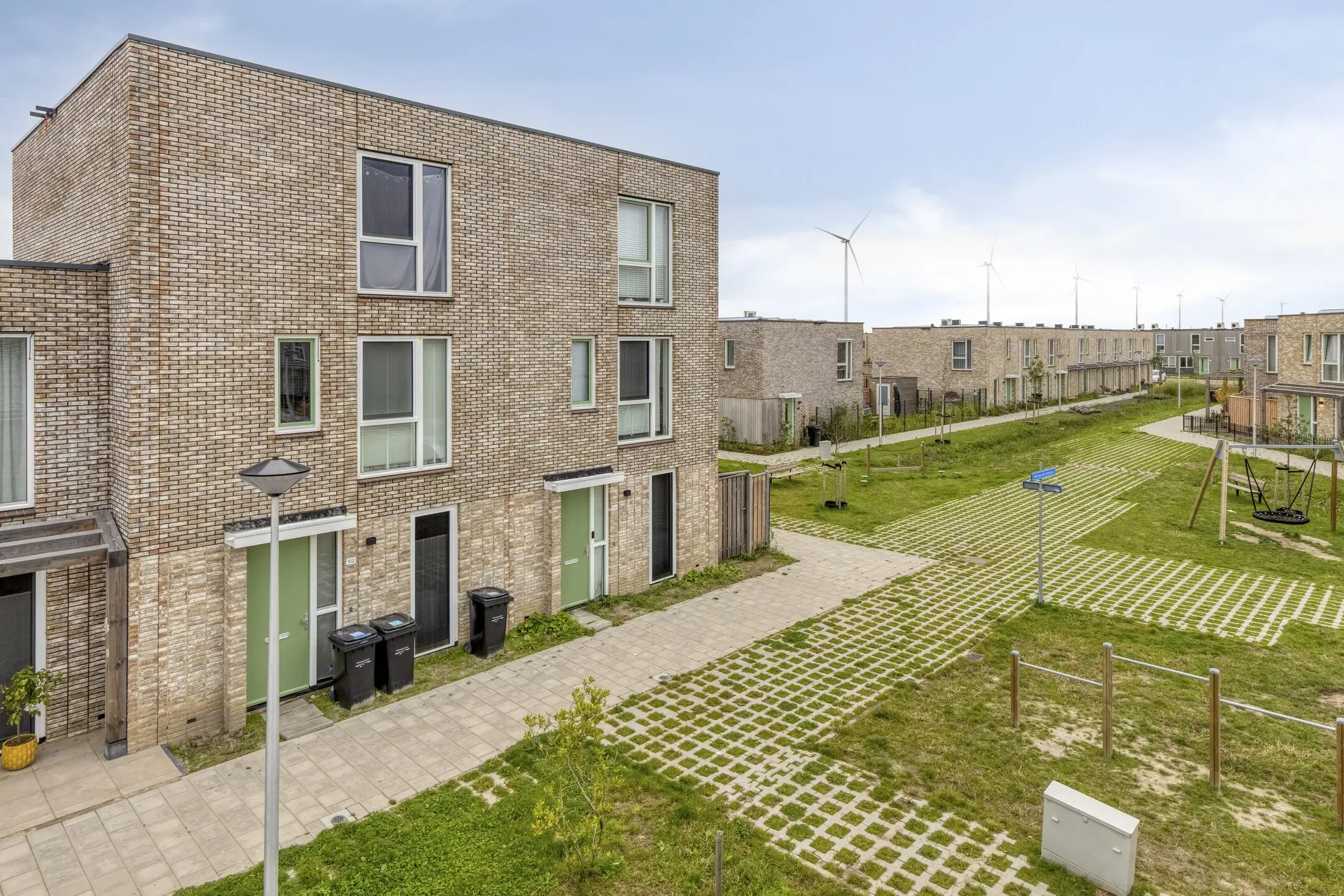 Almere, Adriaan de Grootpad 120