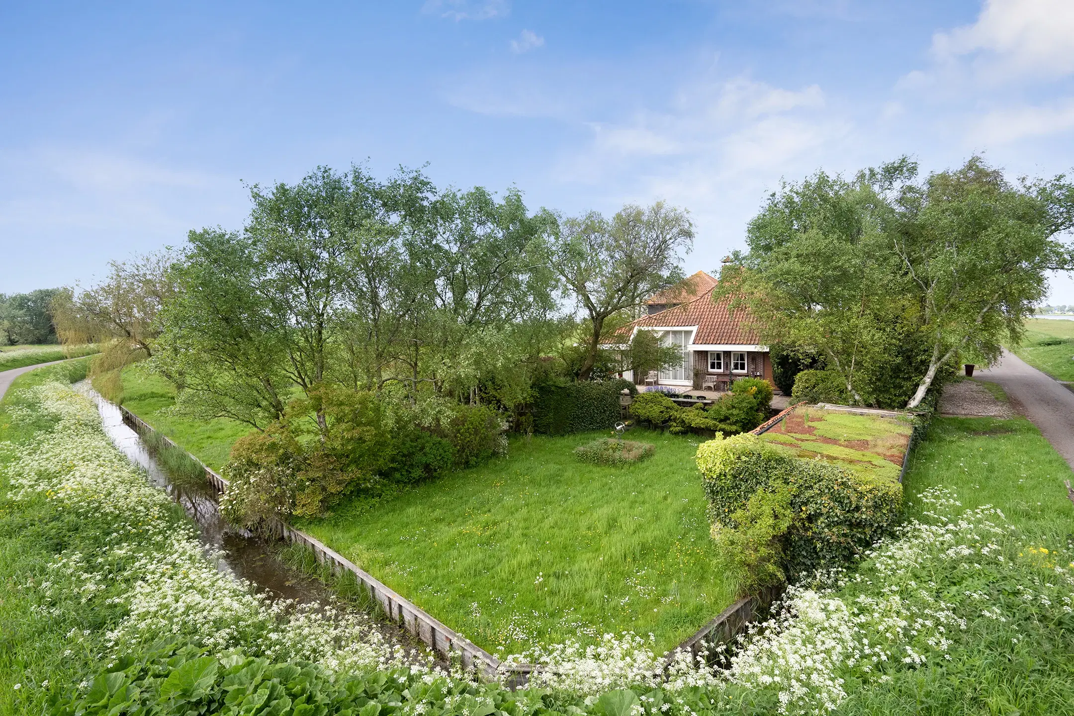 Stierop 1, De Woude