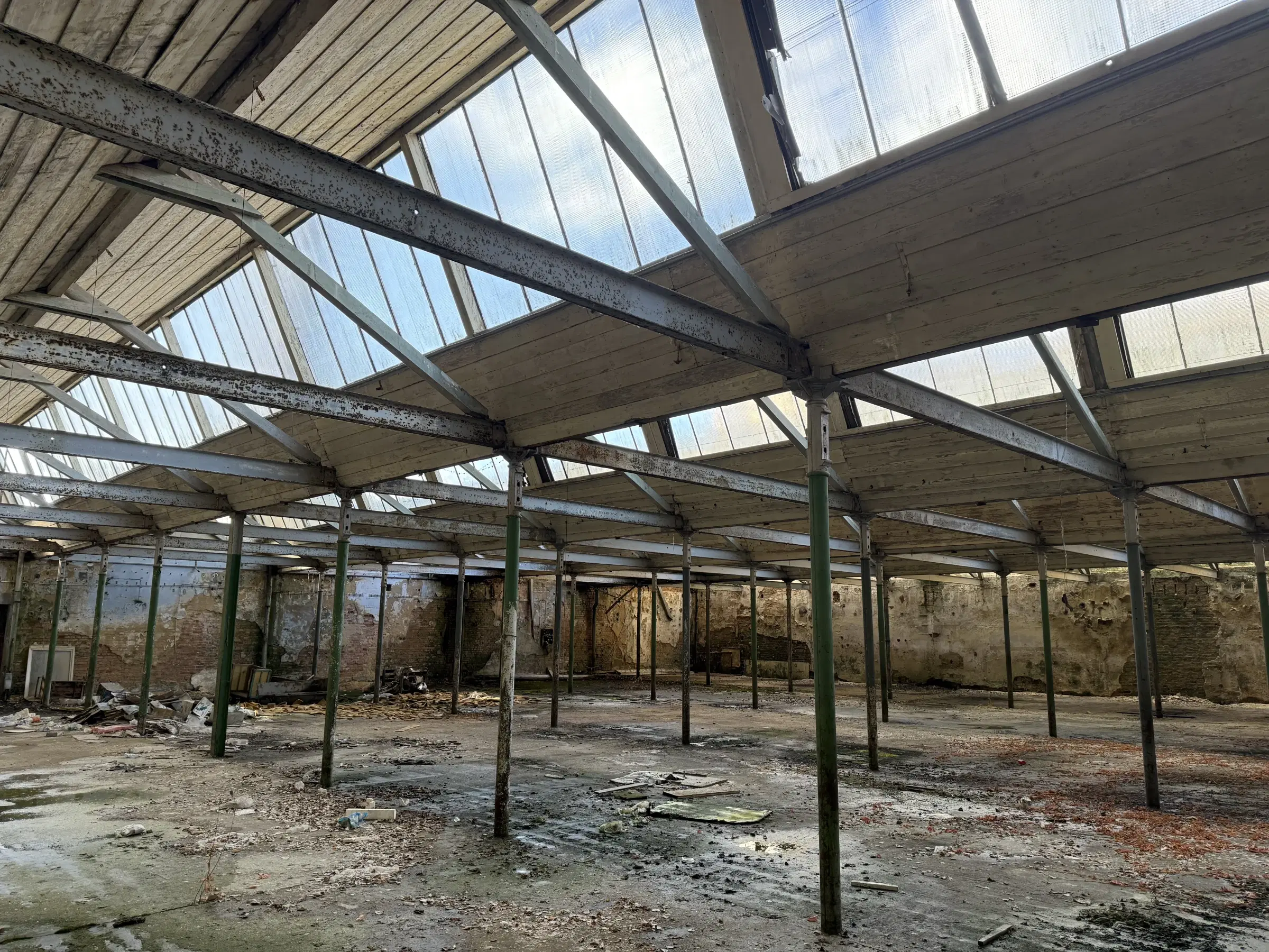 Voormalige textielfabriek op perceel van 5.493 m² - Walddorf- Duitsland