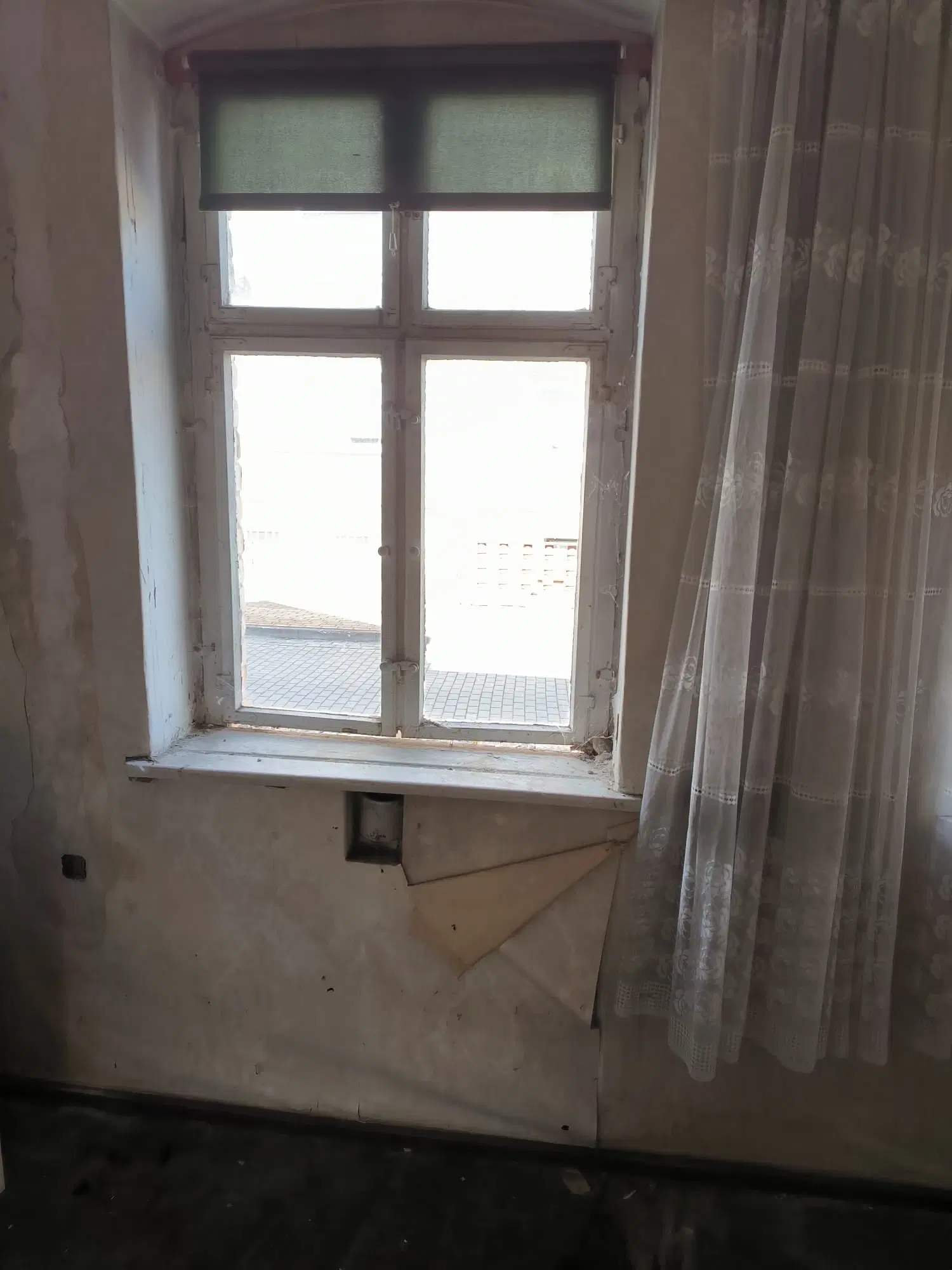 Massief woonhuis met uitbreidingsmogelijkheden en een perceel van 498 m² in Annaburg - Duitsland