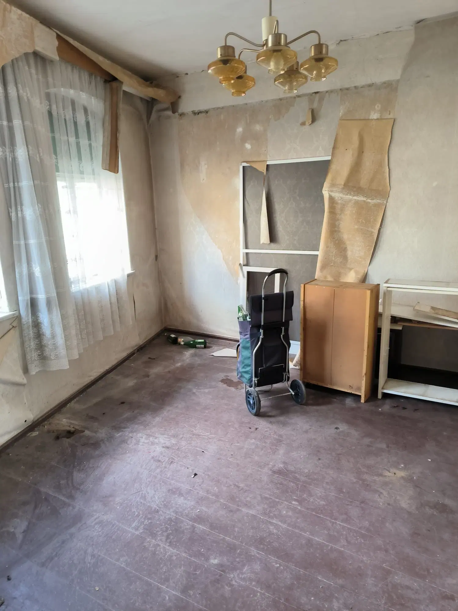 Massief woonhuis met uitbreidingsmogelijkheden en een perceel van 498 m² in Annaburg - Duitsland