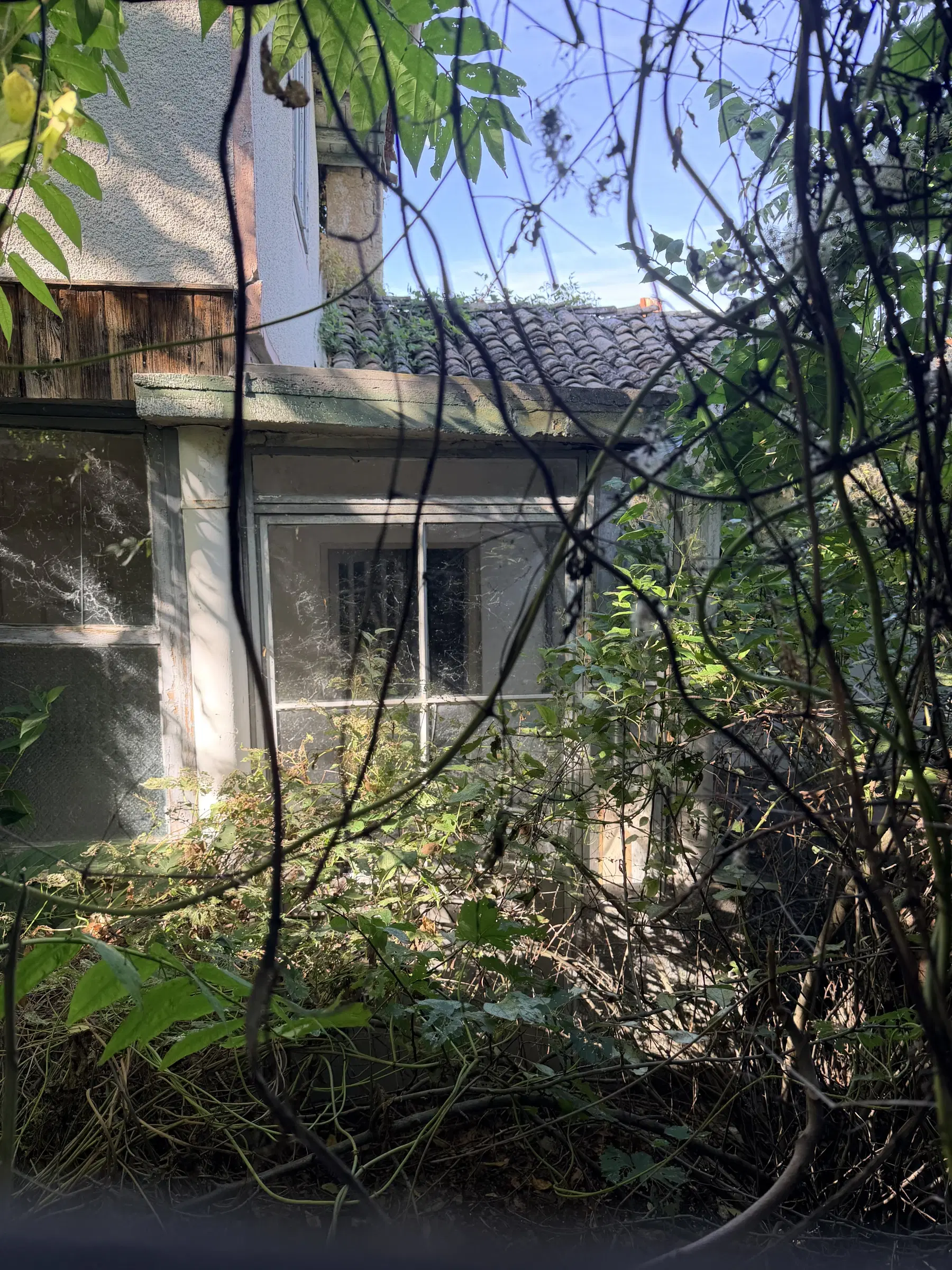 Huis met twee verdiepingen + 660 m² grond in Karan Varbovka - Bulgarije