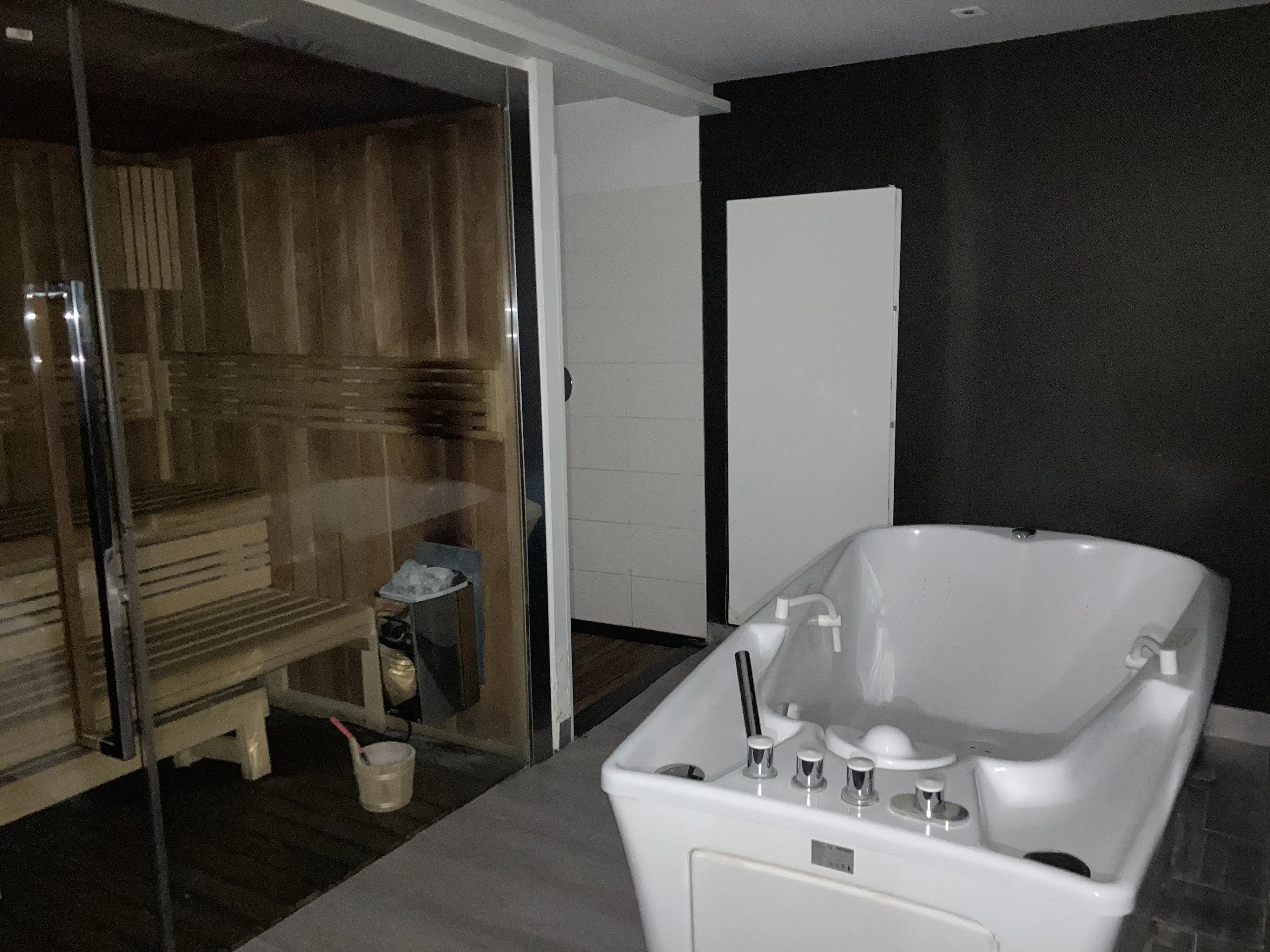 PARTNERVEILING - Overname B&B met wellness boot Hasselt - België